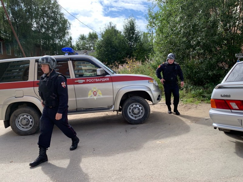 В Сыктывкаре росгвардейцы задержали мужчину, похитившего продукты из супермаркета 
