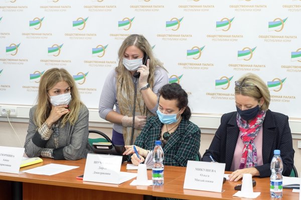 Жильцы домов по ул.Зои Космодемьянской в Сыктывкаре вынуждены сбрасывать жидкие бытовые отходы себе во двор