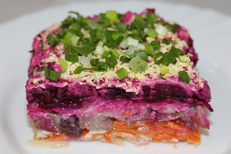 Ингредиенты для селедки под шубой за год подорожали на 8%

