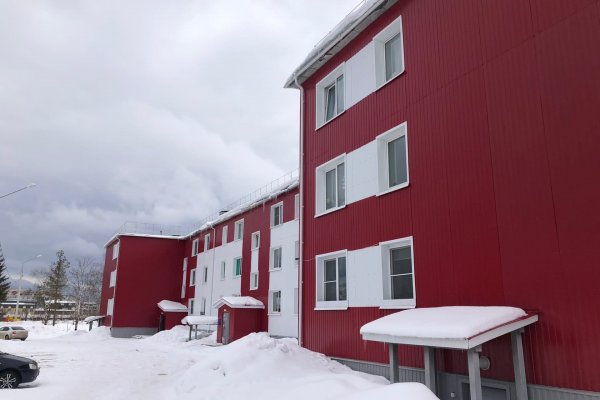 Кто виноват и что делать: в доме для переселенцев из аварийного жилья в Сыктывкаре третий год течет крыша