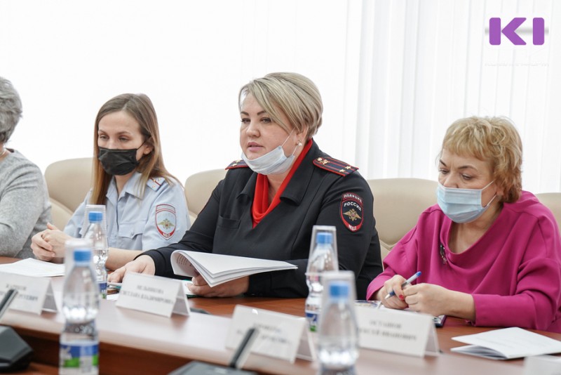 Правоохранители Коми предложили читать лекции о вреде гаджетов беременным