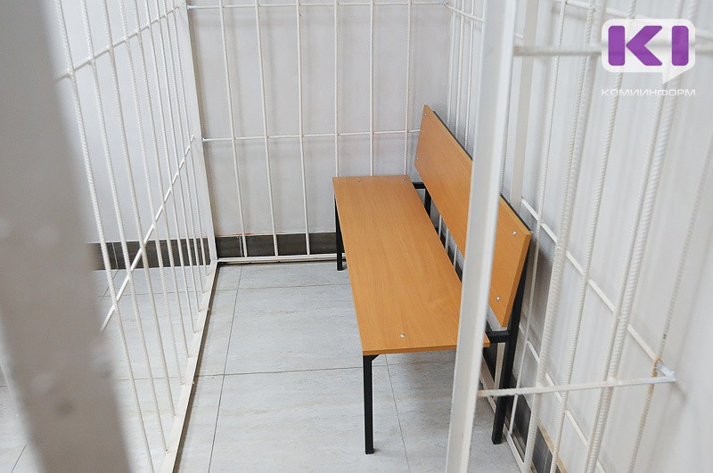 Сыктывкарка украла у отца золотую цепь с крестиком и 105 тысяч рублей с банковского счета