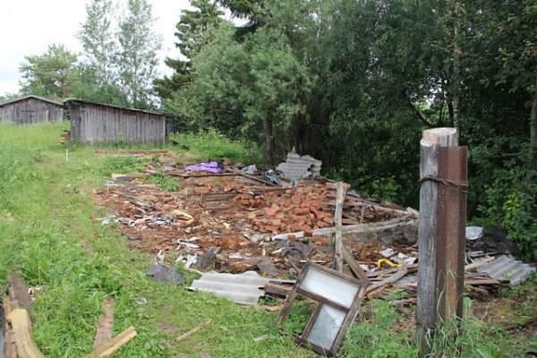 В Сыктывкаре продолжают сносить незаконные постройки