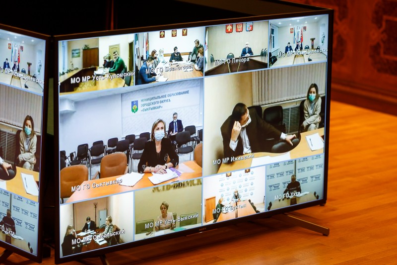 Глава Коми раскритиковал муниципальные власти за неудовлетворительную подготовку к отопительному периоду

