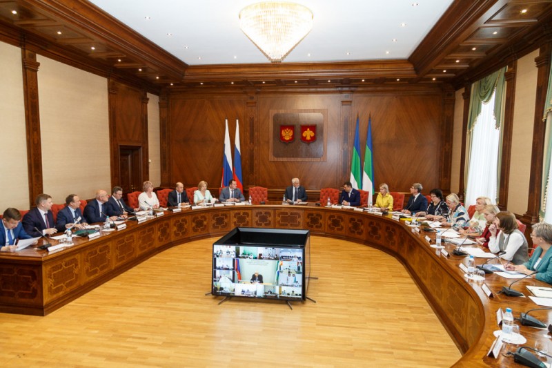 В Коми увеличены выплаты для ИП, освобождены от НДС гостиницы, упростилась процедура оплат по госконтрактам