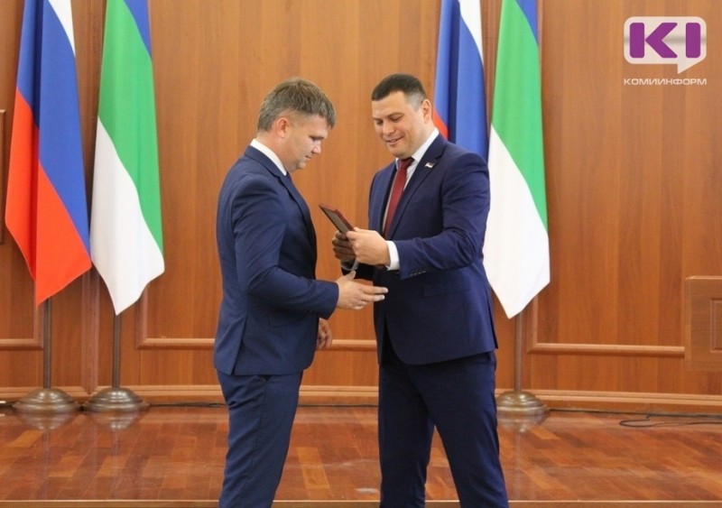 Сотрудники компании "Лузалес" награждены в честь профессионального праздника