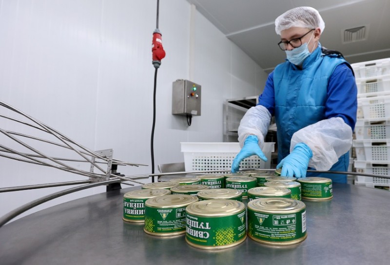 "Каша – матушка наша": на птицефабрике "Зеленецкая" запустили производство новых видов консервов

