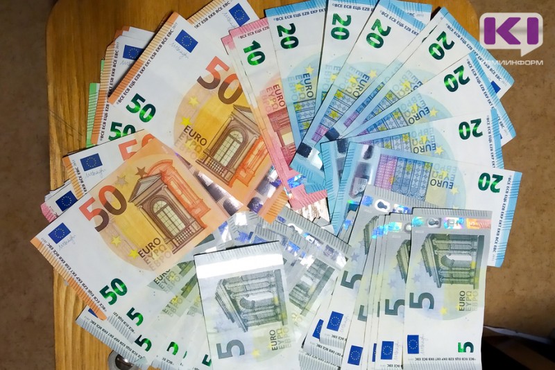 Эксперты посчитали, сколько денег хранят жители Коми на вкладах 