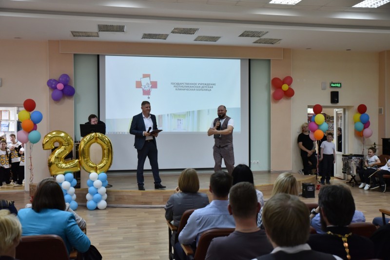 "Спасибо вам": первый в Коми фонд "Детская больница" отметил юбилей благотворительности вместе с друзьями

