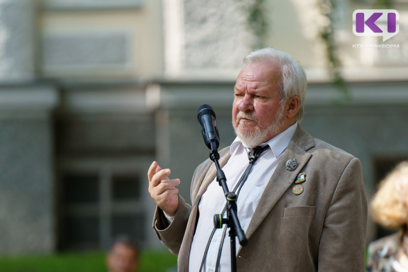 Скульптору-монументалисту Анатолию Неверову присвоено звание "Народный художник РФ"