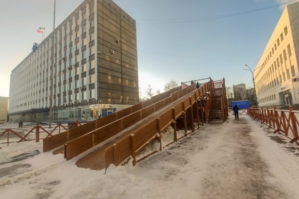 В Сыктывкаре 15 декабря открылись катания на гигантской горке 