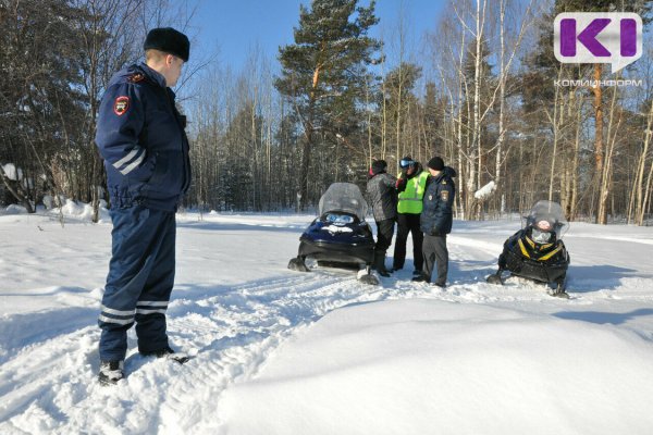 В Новый год в Корткеросе утопили снегоход