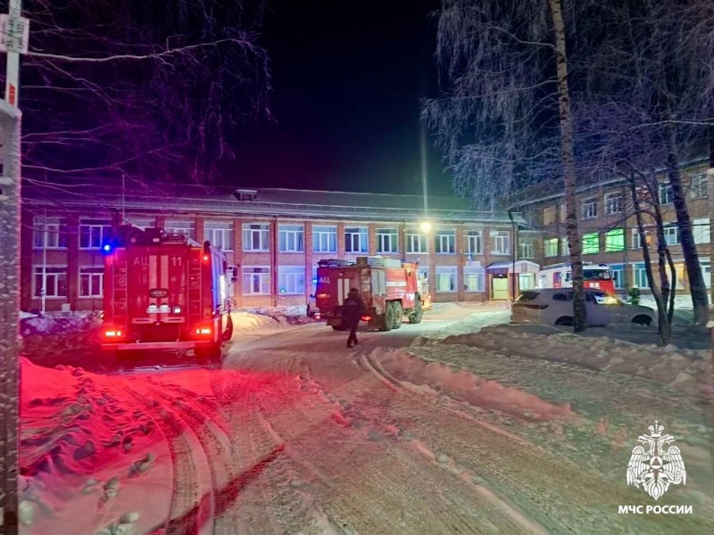 В эжвинской школе-интернате пожарные спасли 15 детей, эвакуирован 31 ребенок