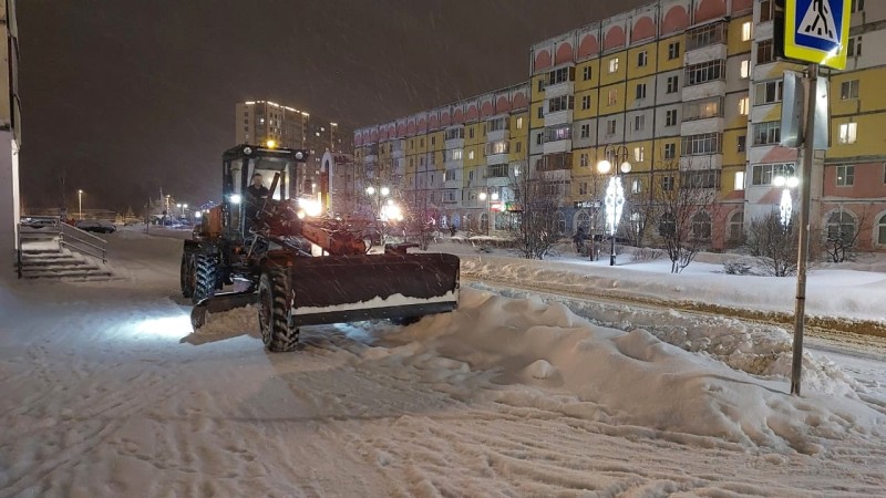 В Сыктывкаре дорожники переключили внимание на тротуары