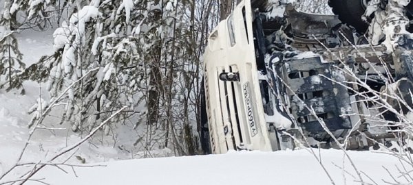 В Печорском районе опрокинулся водовоз