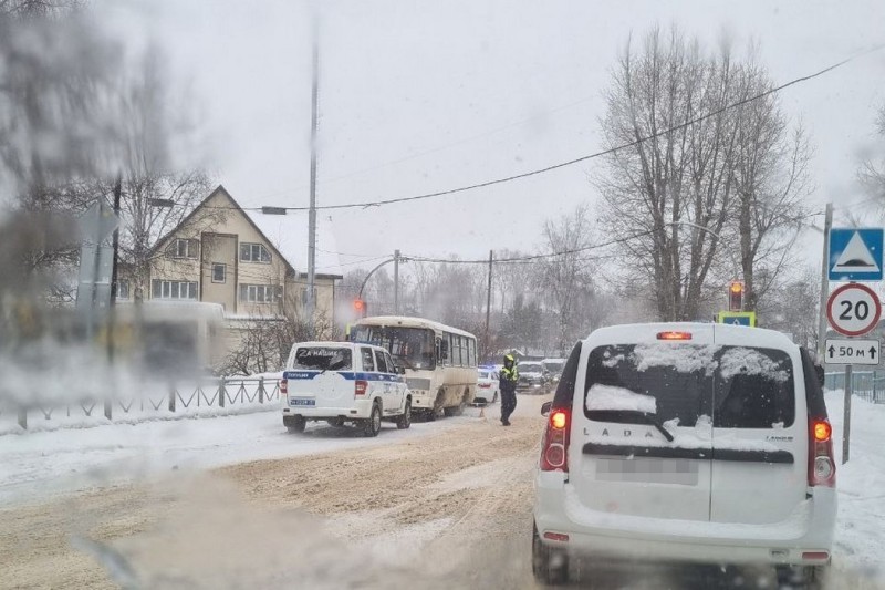 В Сыктывкаре пассажирский ПАЗ сбил мужчину на пешеходном переходе