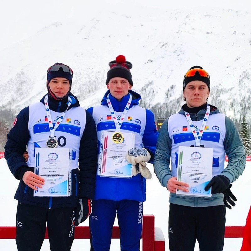 Антон Дроботов - победитель в индивидуальной гонке классическим стилем Первенства СЗФО