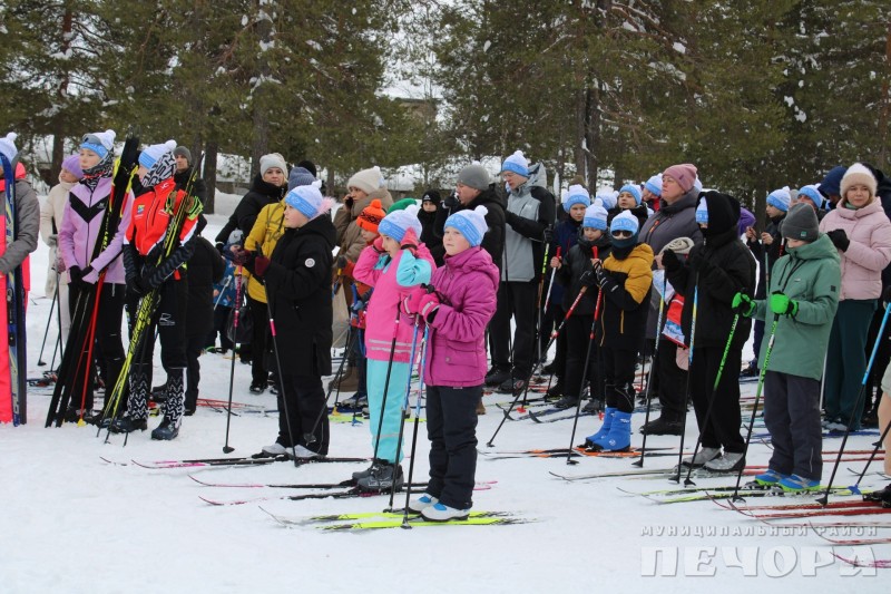 Более 300 печорцев всех возрастов приняли участие в массовом забеге "Лыжня России"
