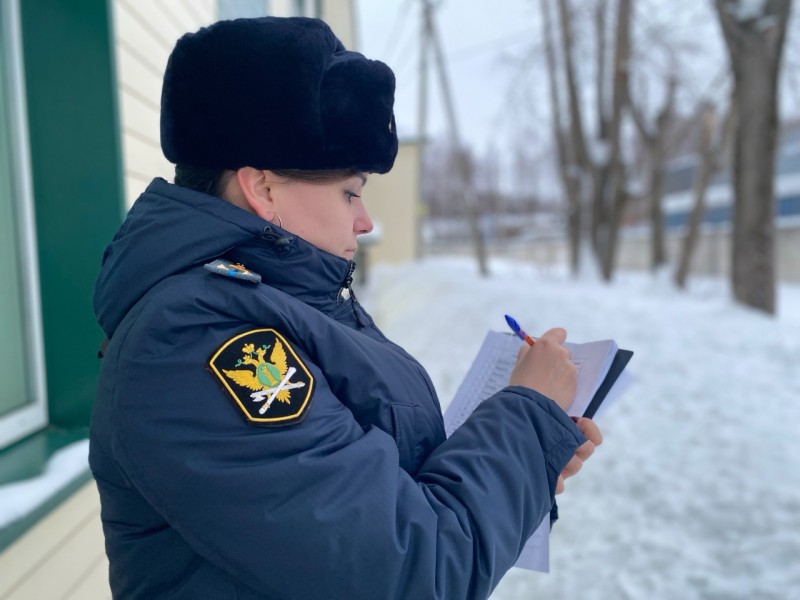 В Сыктывкаре пристав арестовала половину земельного участка должника