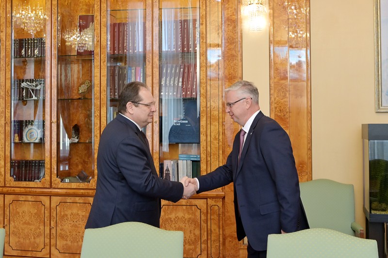 Ростиславу Гольдштейну представили нового управляющего региональным отделением Сбербанка