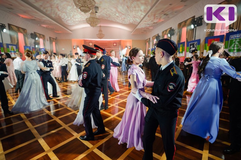 Под звуки марша и вальса: III  кадетский бал прошел в Сыктывкаре