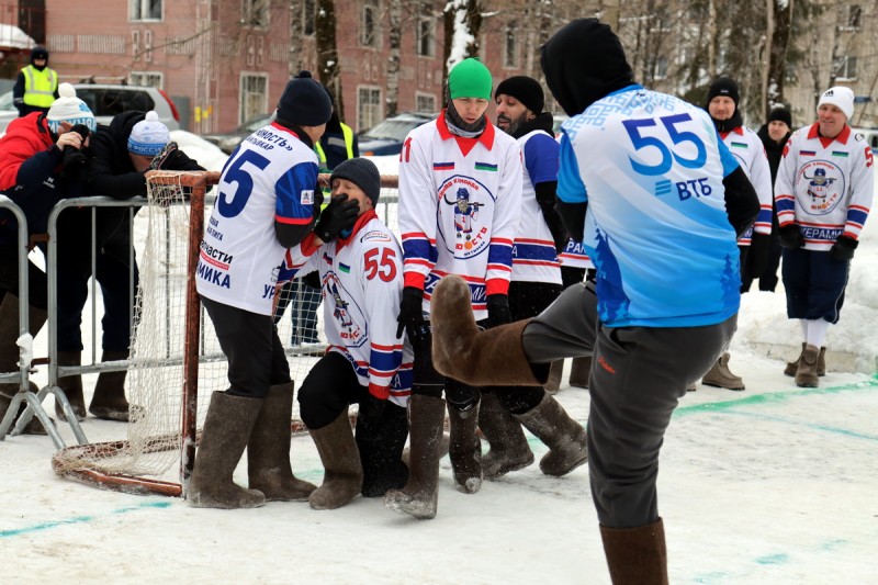 Турнир по футболу в валенках в Сыктывкаре выиграла команда спецбатальона МВД