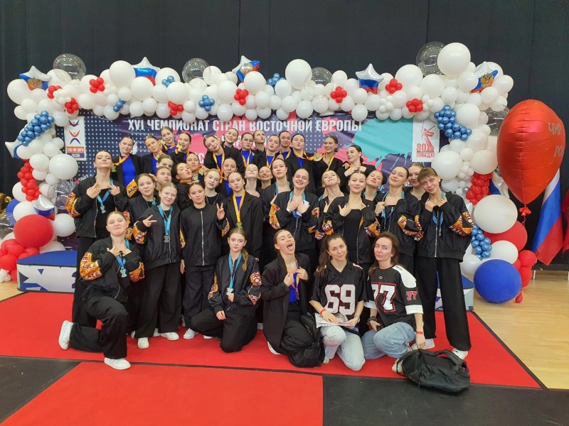 Команда "Регион 11" заняла первое место на всероссийских соревнованиях по чир спорту