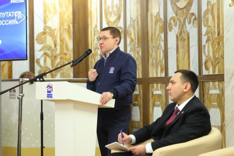 Владимир Якушев: форумы муниципальных депутатов "Единой России" - это прямой диалог, который помогает донастроить работу всей партийной инфраструктуры