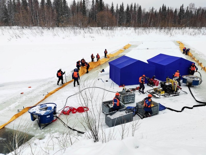 АО "Транснефть-Север" провело учебно-тренировочное занятие на подводном переходе нефтепровода через реку в Республике Коми