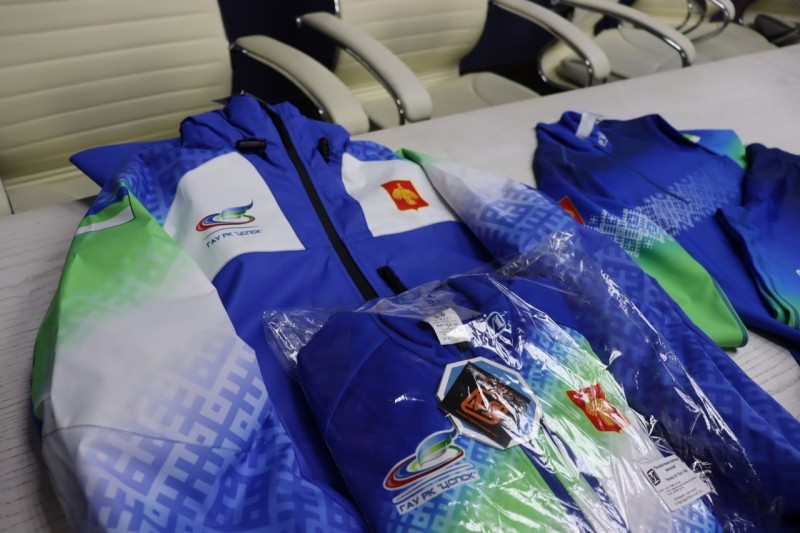 Лыжники сборной команды Коми получили новую экипировку с национальным колоритом