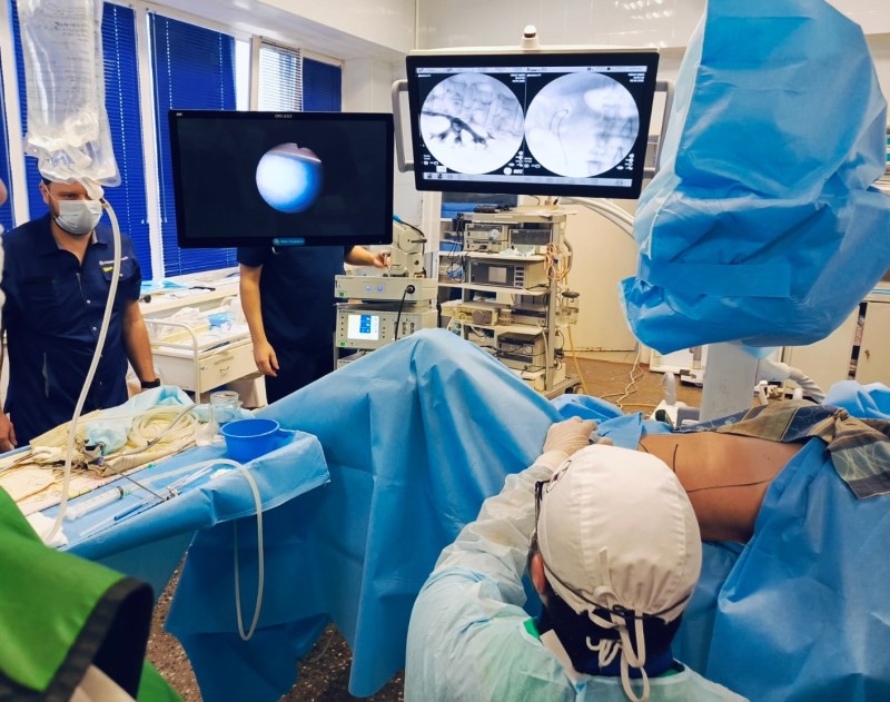 Урологи Эжвинской городской больницы освоили уникальные операции