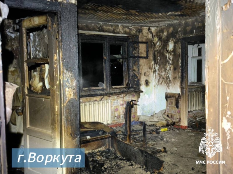В Воркуте из горящего дома эвакуировали 7 человек