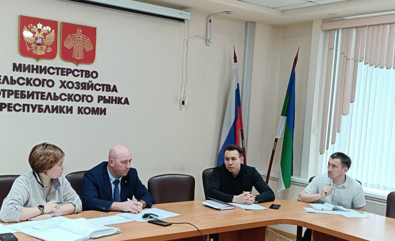 В Коми в 2025 году запланировали покос борщевика вдоль дороги Сыктывкар - Кудымкар
 

