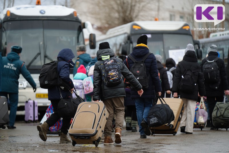 Жителям Коми напомнили, какие документы необходимы для выезда ребенка за пределы РФ
