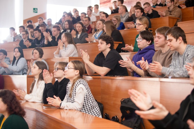 Бюджетные места, знакомство с преподавателями и научные мастер-классы: УГТУ проводит "День открытых дверей"

