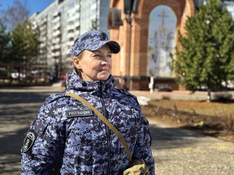 Росгвардейцы обеспечивают безопасность проведения пасхальных мероприятий в Коми