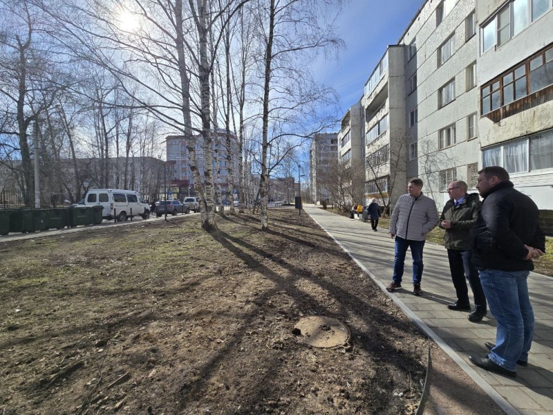 Депутаты-единороссы приступили к ежегодному осмотру благоустроенных общественных территорий