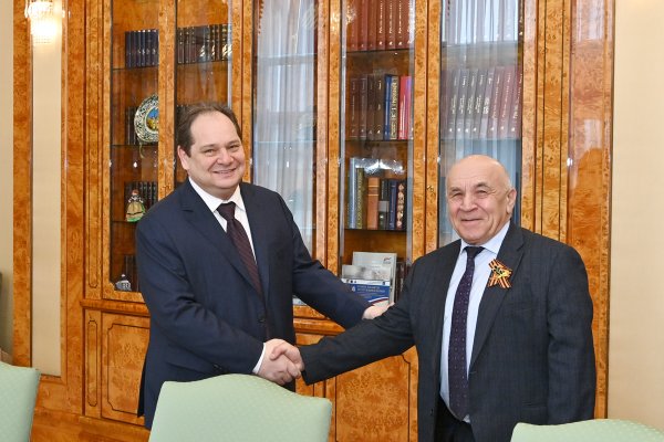 Ростислав Гольдштейн и Николай Жилин обсудили инфраструктурные проекты и подготовку к 80-летию Победы в Удорском районе