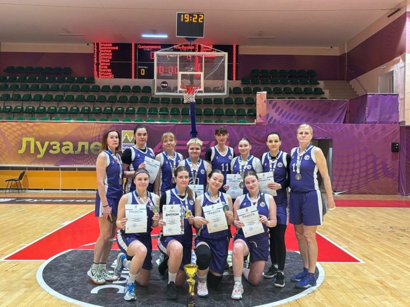 Сыктывкарские команды завоевали золото на чемпионате Республики Коми по баскетболу