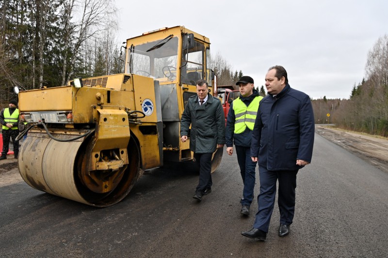 Ростислав Гольдштейн проинспектировал ход ремонта автомобильной дороги Сыктывкар-Кудымкар