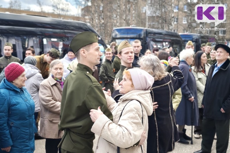 "Случайный вальс" вновь прозвучал на Театральной площади Сыктывкара