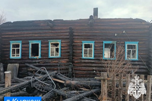 В Коми за сутки сгорели несколько жилых домов и автомобиль