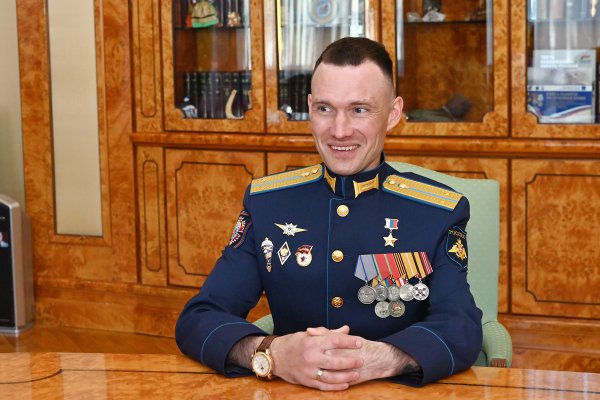 Ростислав Гольдштейн поблагодарил Героя России Станислава Кочева за мужество и самоотверженность