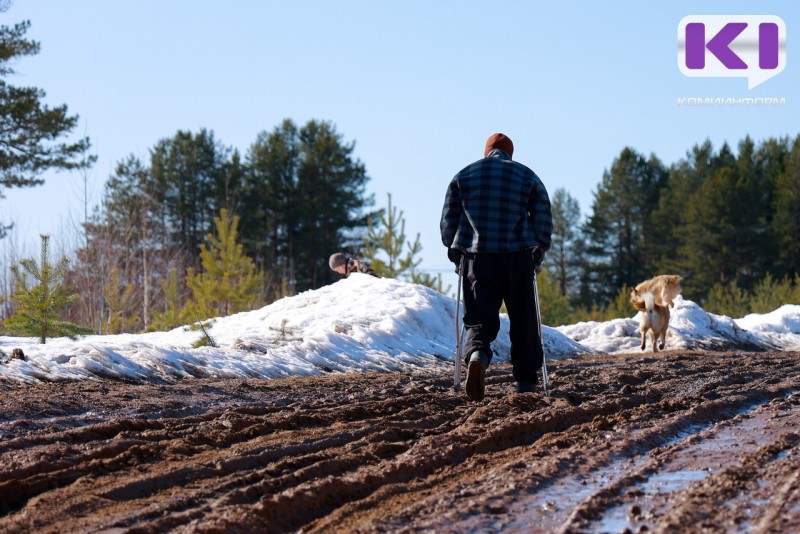 Администрацию поселка в Сосногорском районе оштрафовали за отсутствие тротуаров