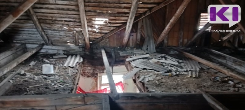 В Печоре расселят ветхий дом, где обвалился потолок  