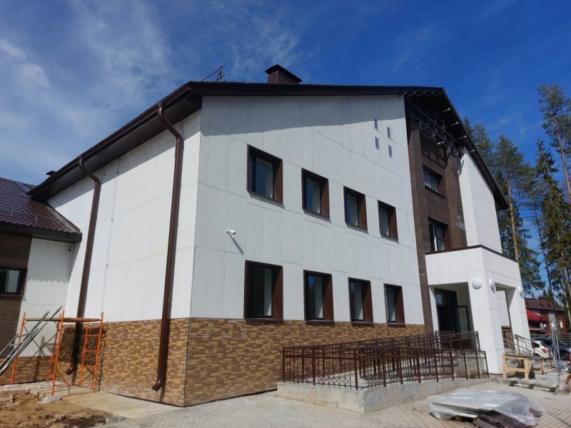В Сыктывкаре завершается строительство новой лыжной базы на улице Лесопарковой