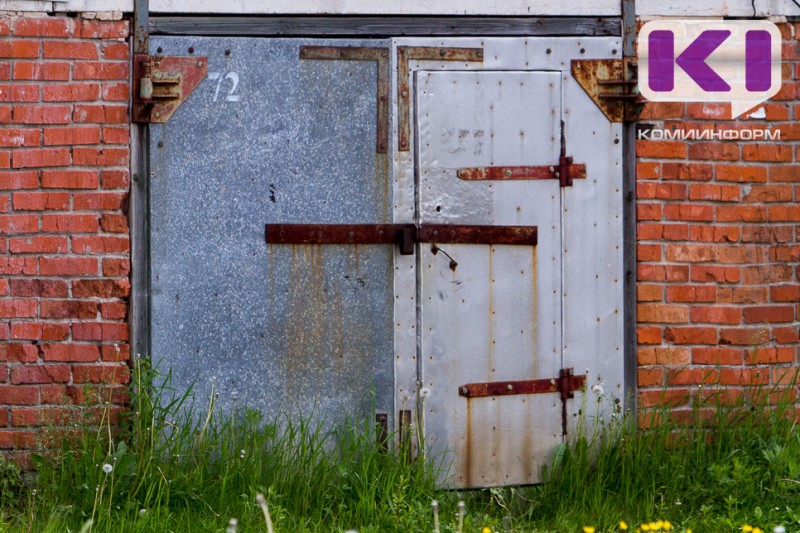 Ухтинец уснул в гараже с включённым двигателем 