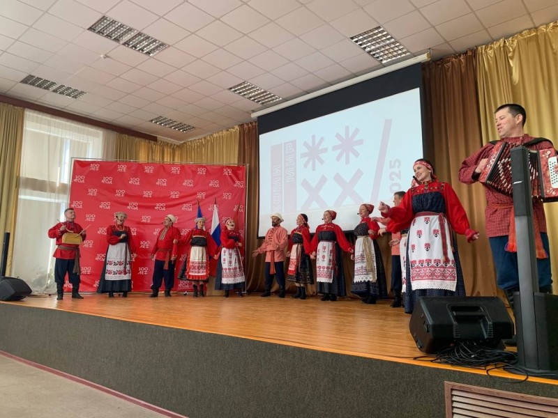 В Кудымкаре открылся форум "Коми мир", посвящённый Дню коми языка и письменности


