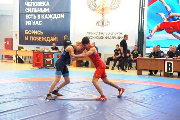 В Сыктывкаре дали старт первенству СЗФО по вольной борьбе