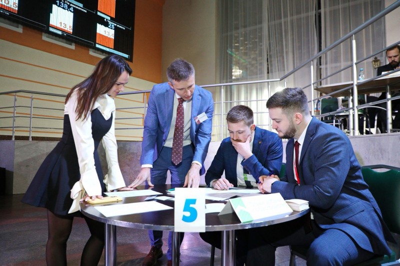 Молодые специалисты из регионов присутствия ЛУКОЙЛа встретились в Усинске